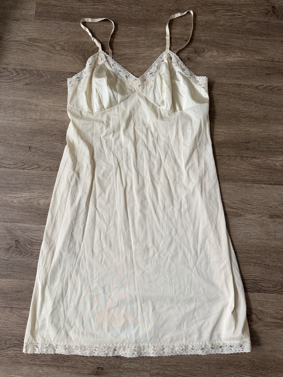 Vintage Vanity Fair Full Slip Dress Lingerie Womens 38 Nylon Lace Ivory