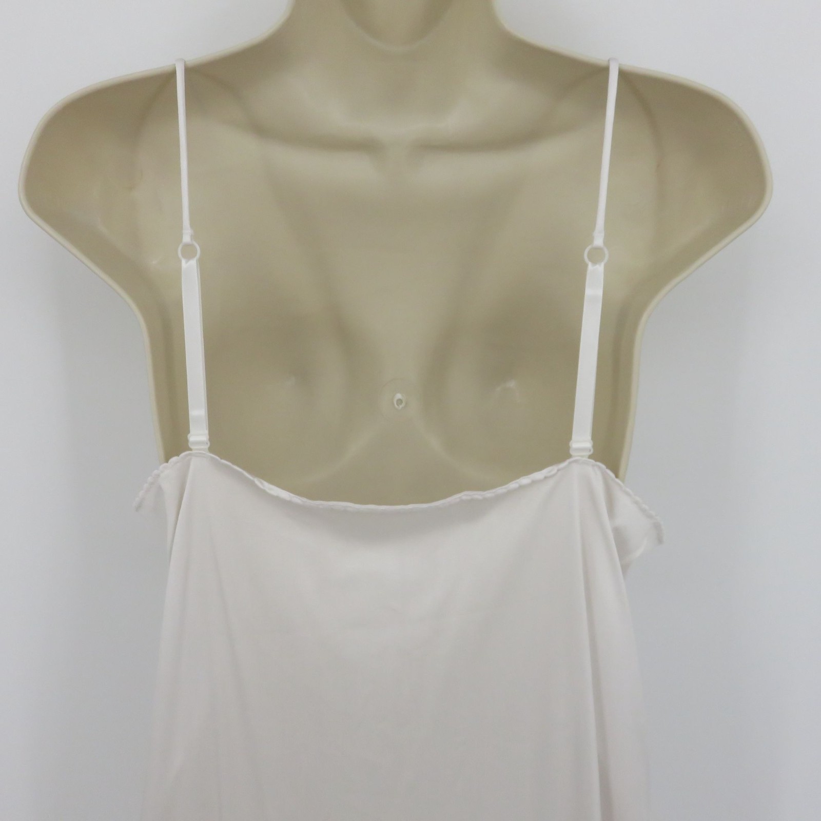 Vassarette Women Size 38 Style 10-008 Solid White Scallop Trim Slip Dress Nylon