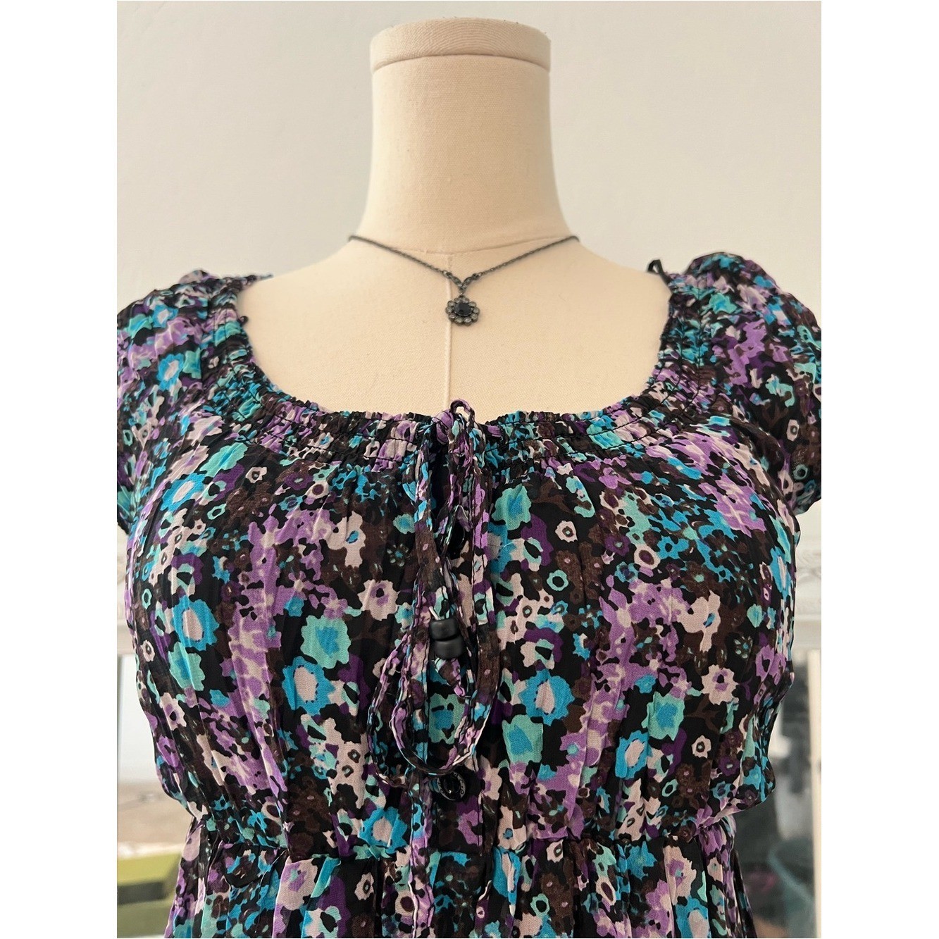 vintage y2k babydoll floral midi dress with cute button details and bow