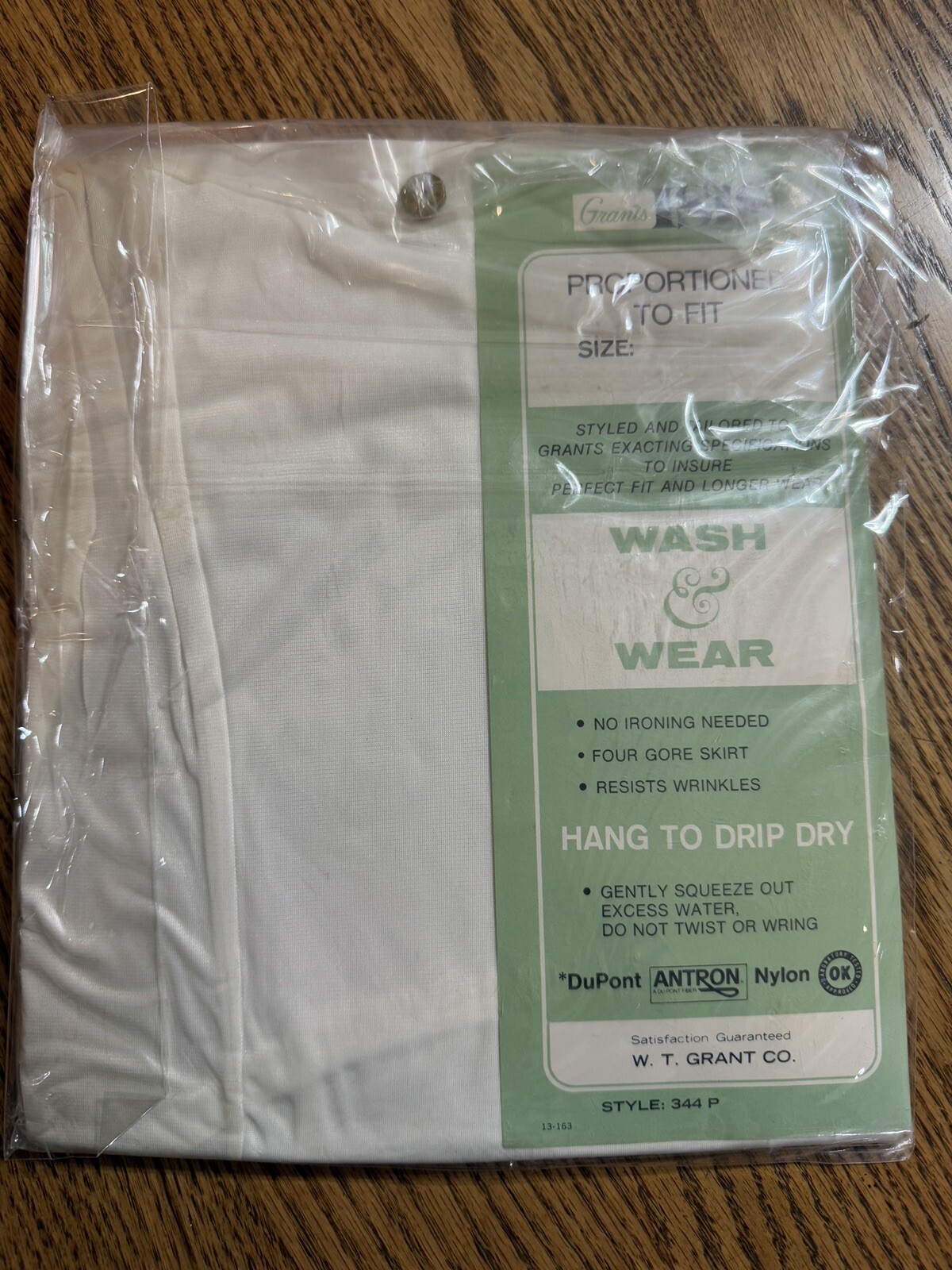 Vtg White Nylon Slip 34 Average NIP New In Pkg WT Grant Co. ISIS Brand Lace Trim
