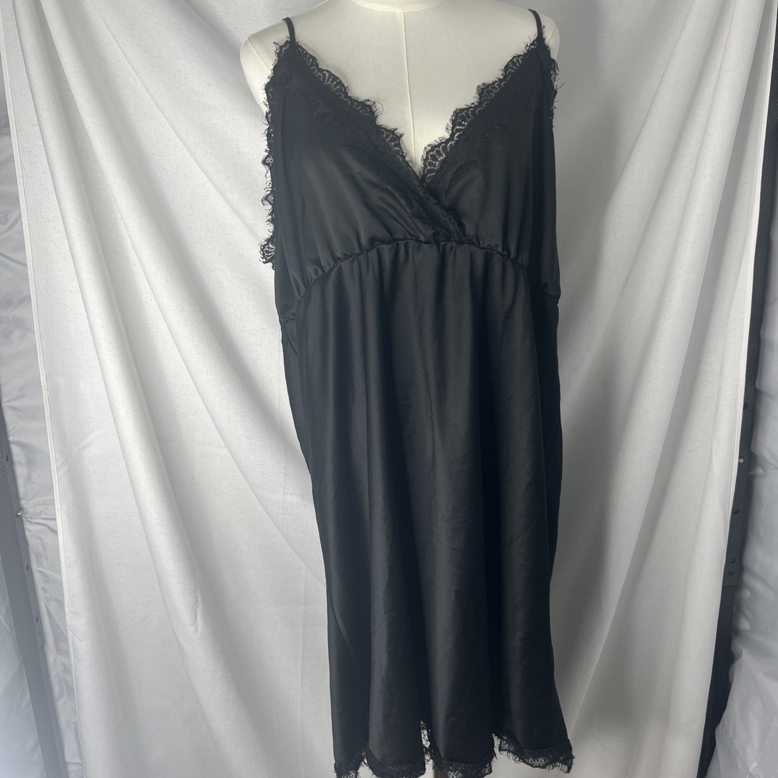 Vintage satin lingerie slip dress with lace Size 3Xl Adjustable Straps low back