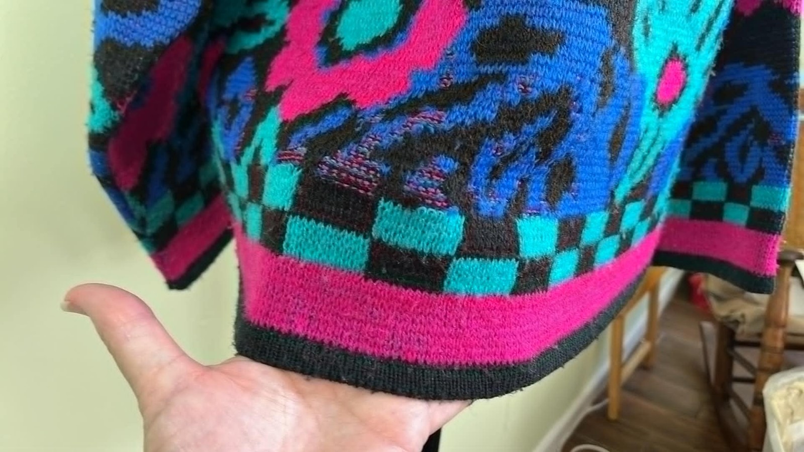 VTG 80s Reference Point Bold Floral Sweater SZ M Neon Magenta Boxy Retro Cosby