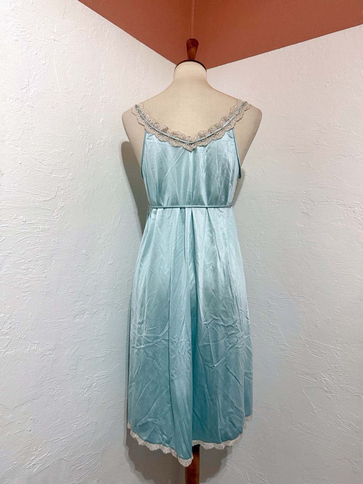 VTG 70s Vanity Fair Aqua Nylon Whimsy Women&rsquo;s Regency Lingerie Nightgown Sz S