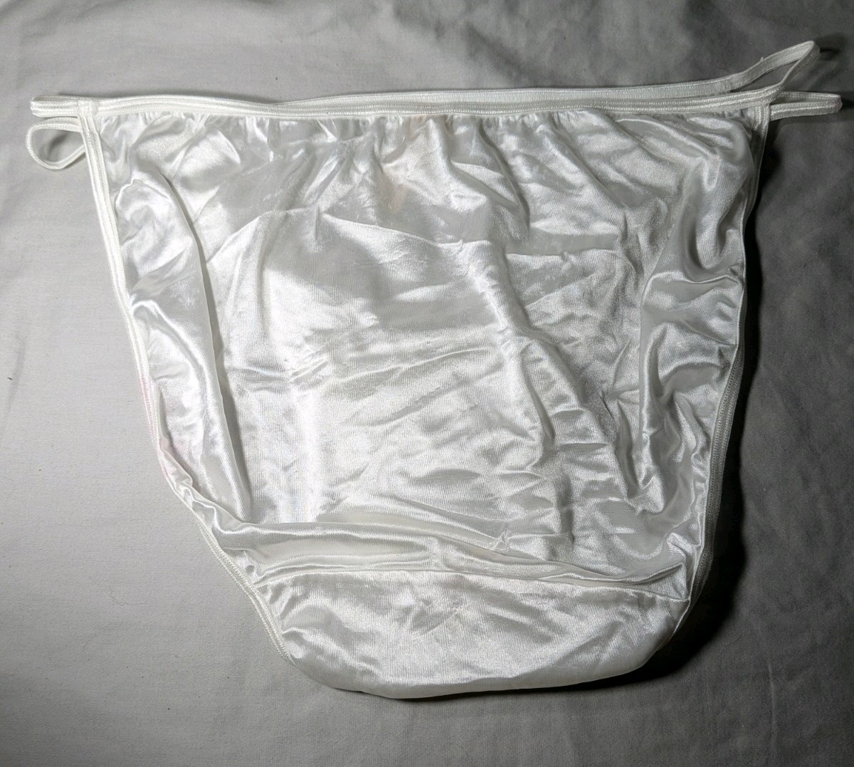 Vintage Cacique Second Skin Satin String Bikini Panties White 14/16