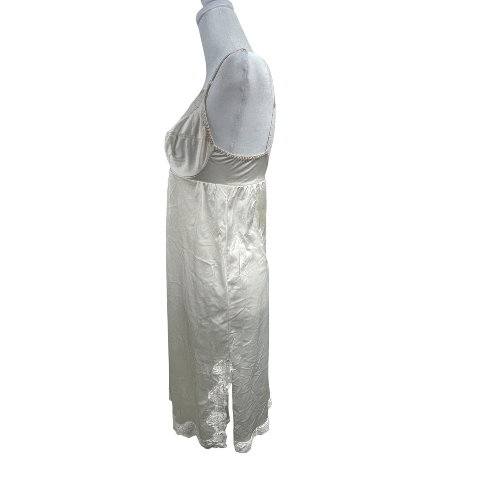 VTG 70s Vaseratte Nylon Full Slip Ivory Underwire 34B Lace Coquette Pin Up USA