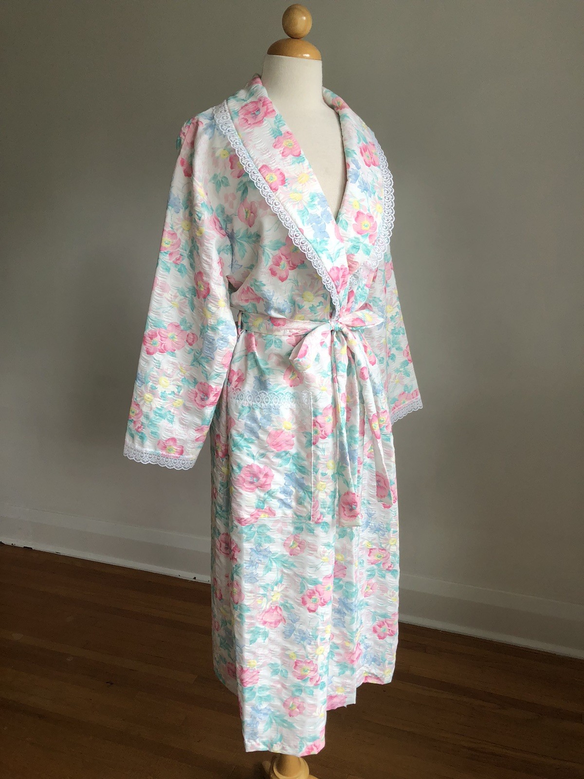STUNNING NWT VTG CACHET Floral PolyCottton & White Lace Full-length Robe SZ M