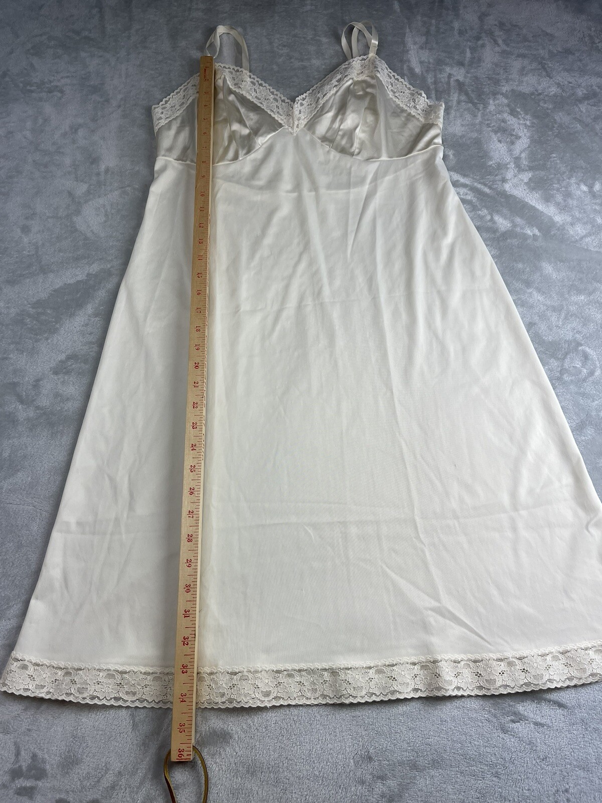 Vanity Fair Ivory Nylon Full-Length Slip Style 10-103 Size 38 24&Prime;/44 Lace Trim