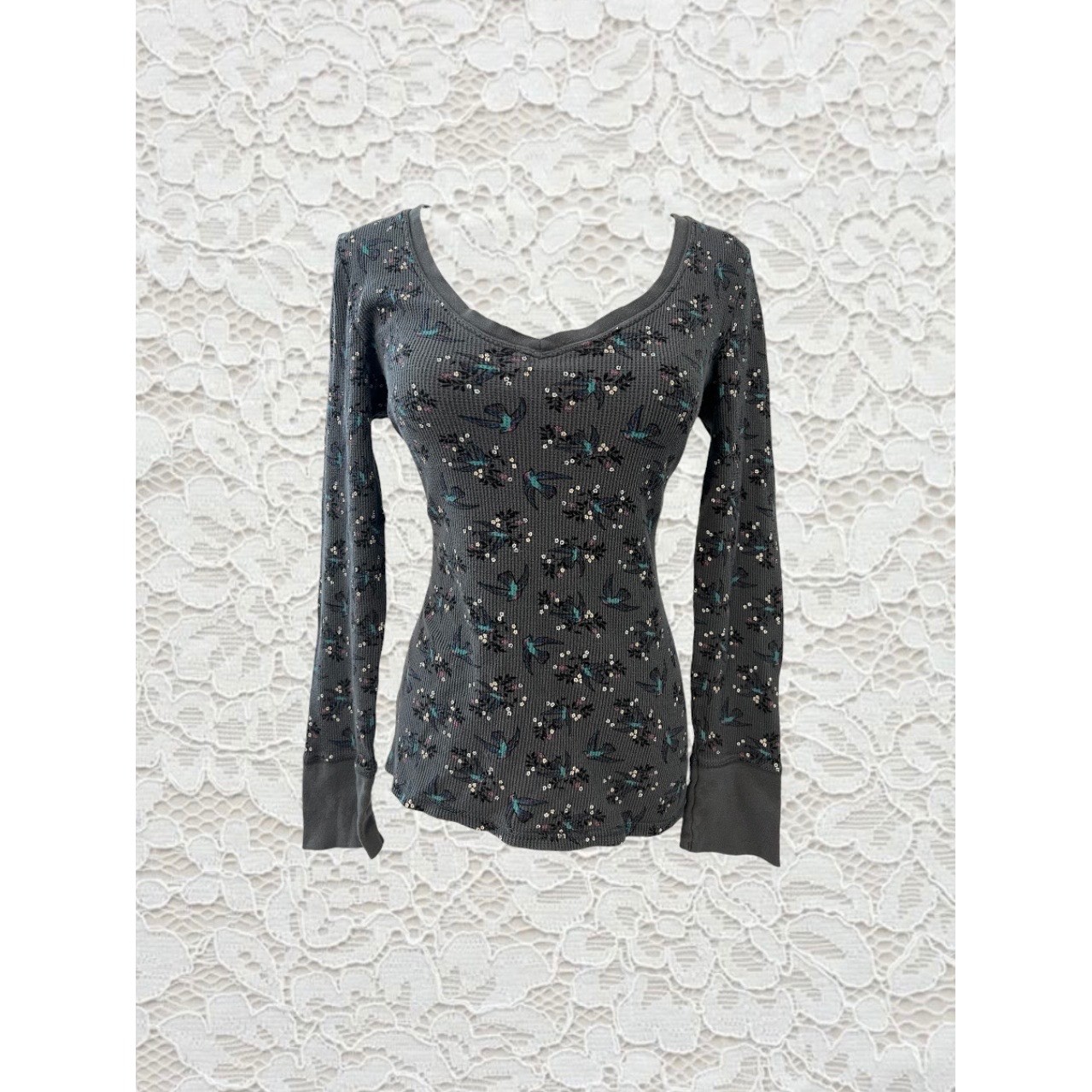vintage floral hummingbird patterned thermal long sleeve top