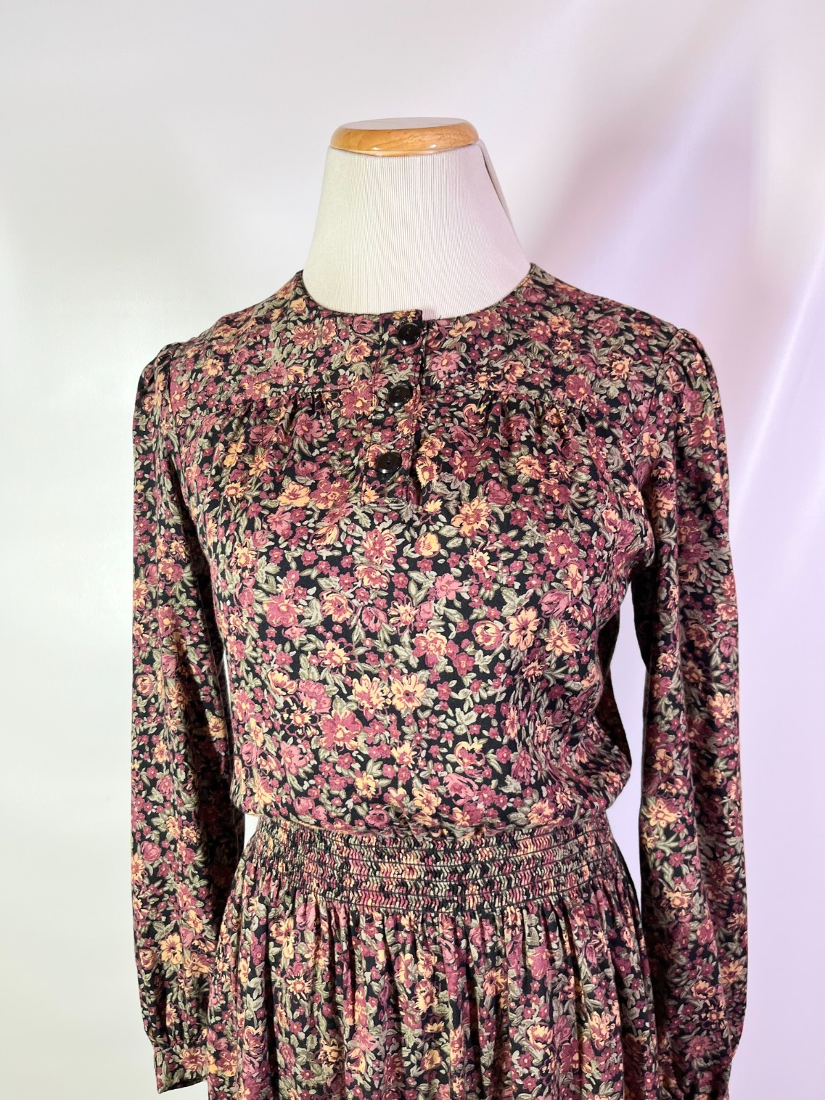 Vintage 80s Taurus II Size 8 Dark Floral Dress Smocked Waist Union Made