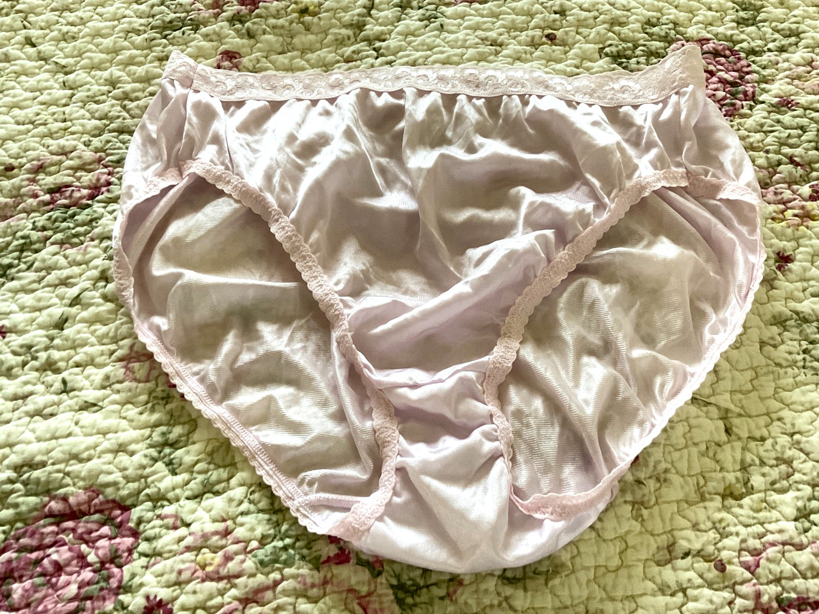 Vtg. Hanes Panties Pink Silky Nylon Floral Lace Hi-Cut Bikini Brief Panty Size 9