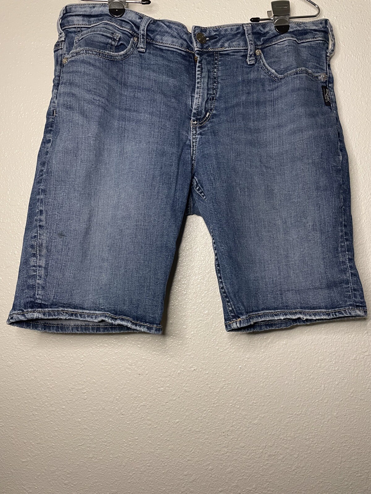 Vintage Silver Jeans Co. Elyse Bermuda Shorts.