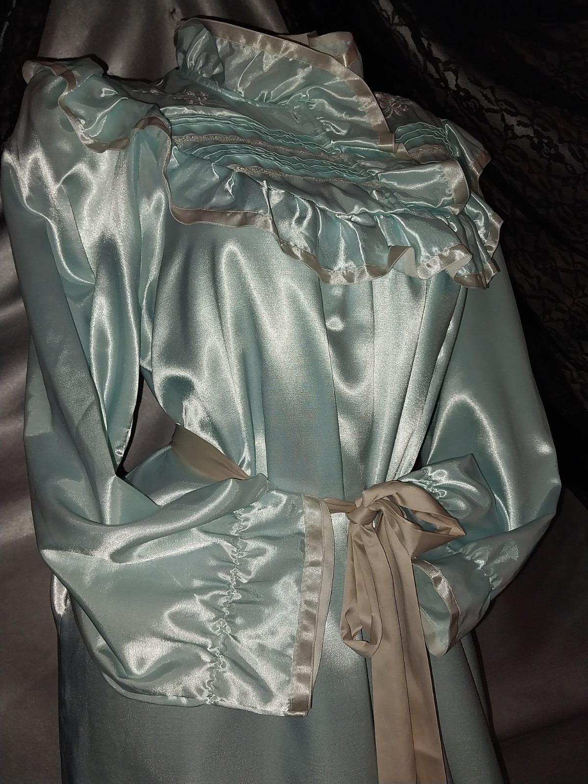 VTG SATIN SHINY RUFFLES HIGH NECK ANASTASIA POETS SISSY NIGHTGOWN LUXE FRILLY 44