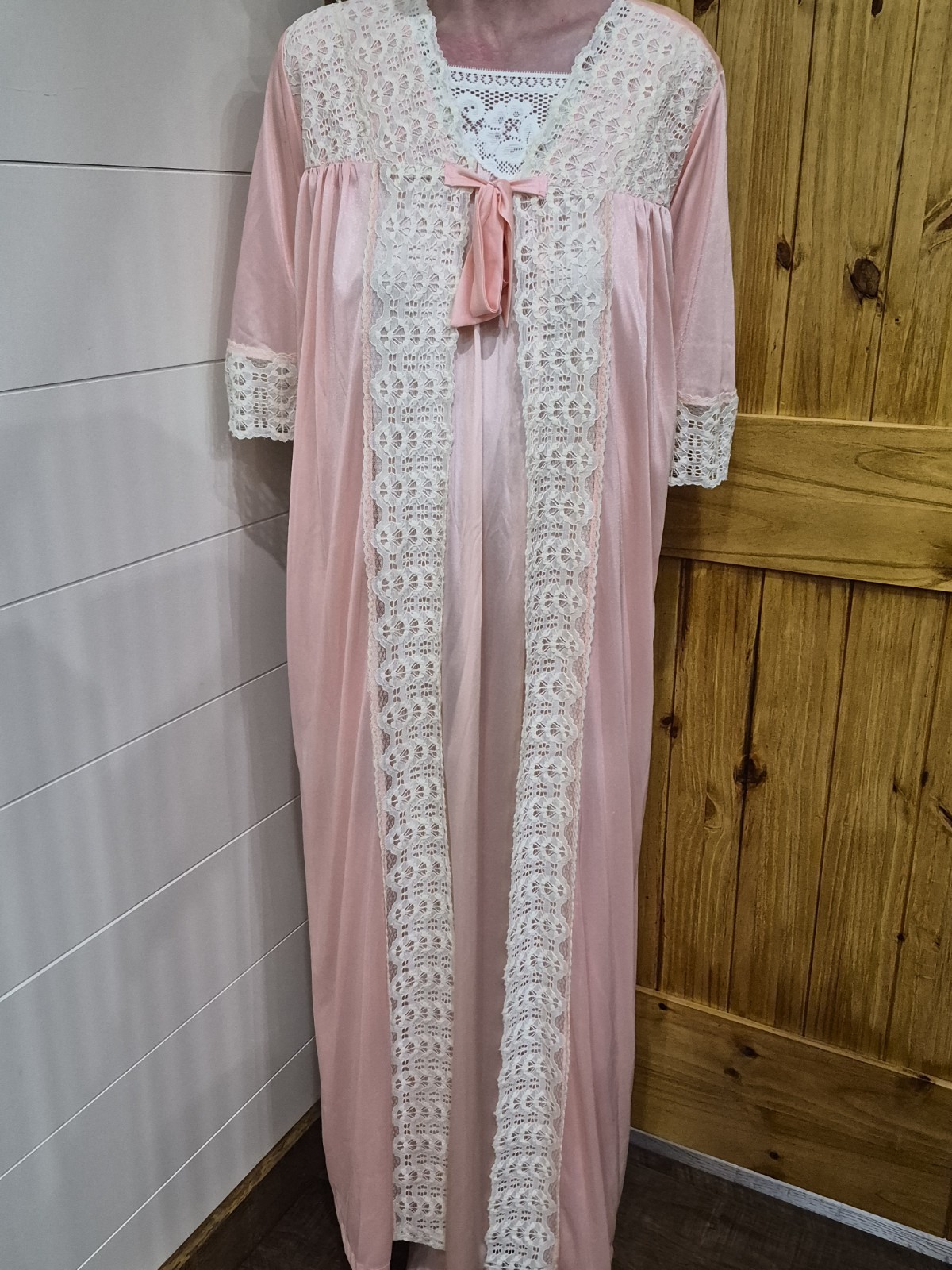 Vintage Vanity Fair 60&rsquo;s Peaches & Cream Peignoir Lingerie Set Nightgown & Robe