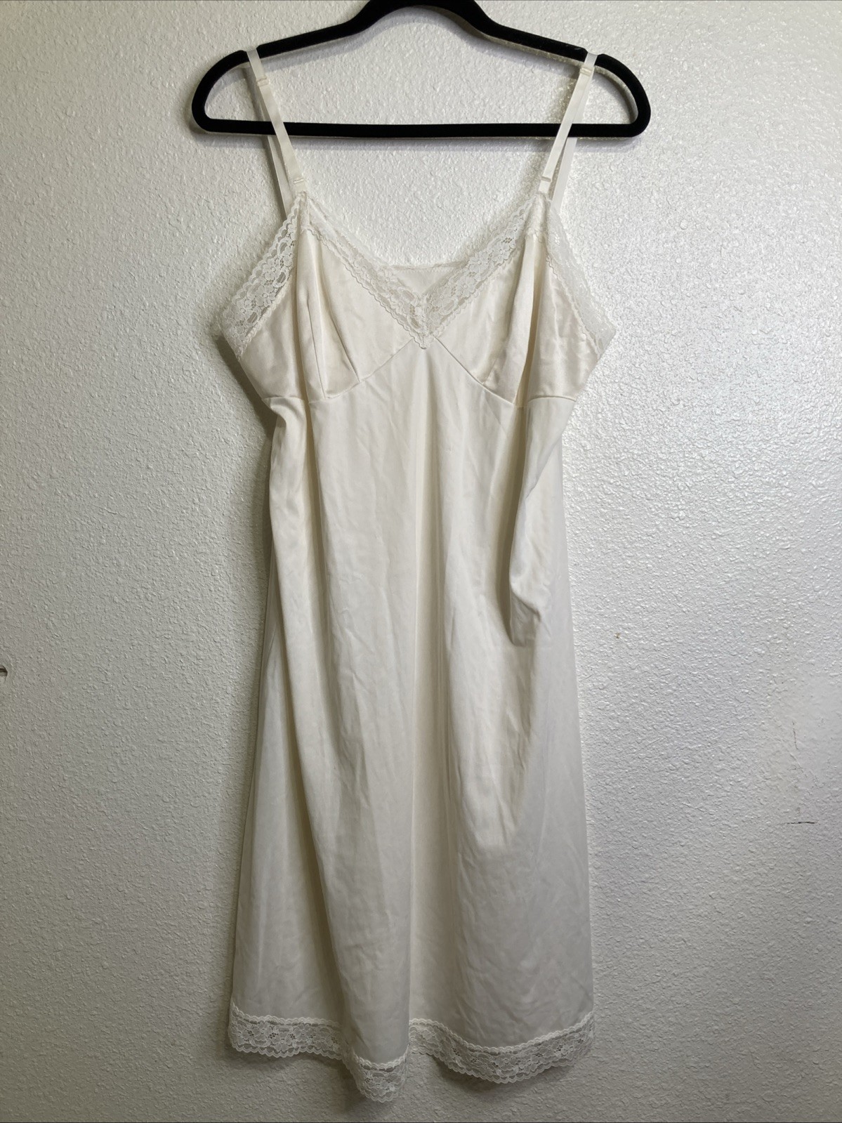 Vintage Vanity Fair Ivory Nylon Lace Trim Slip Dress Lingerie 40 Made In USA