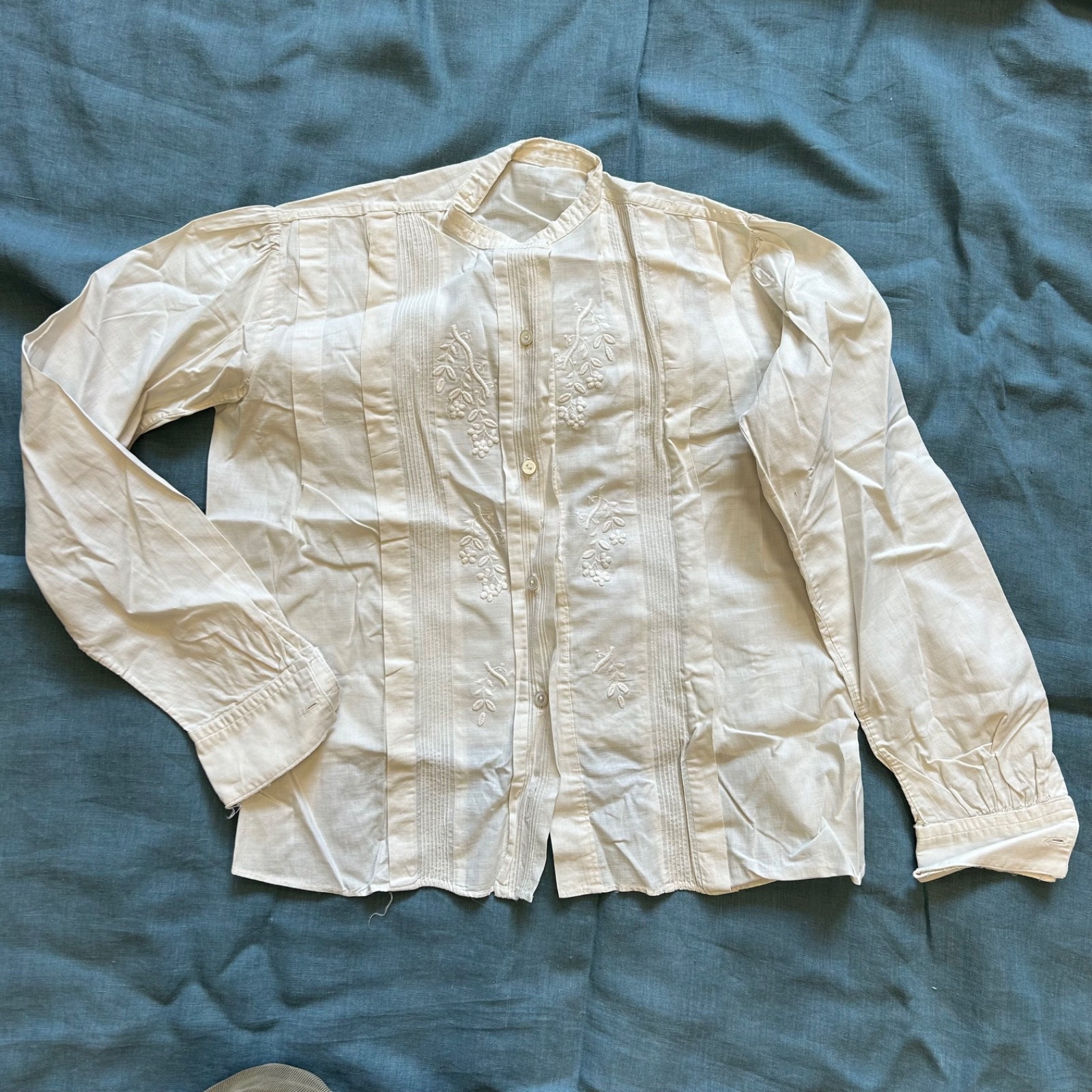 Late 19th-Early 20th Century Women&rsquo;s Blouse Machine Embroidery and Pleats