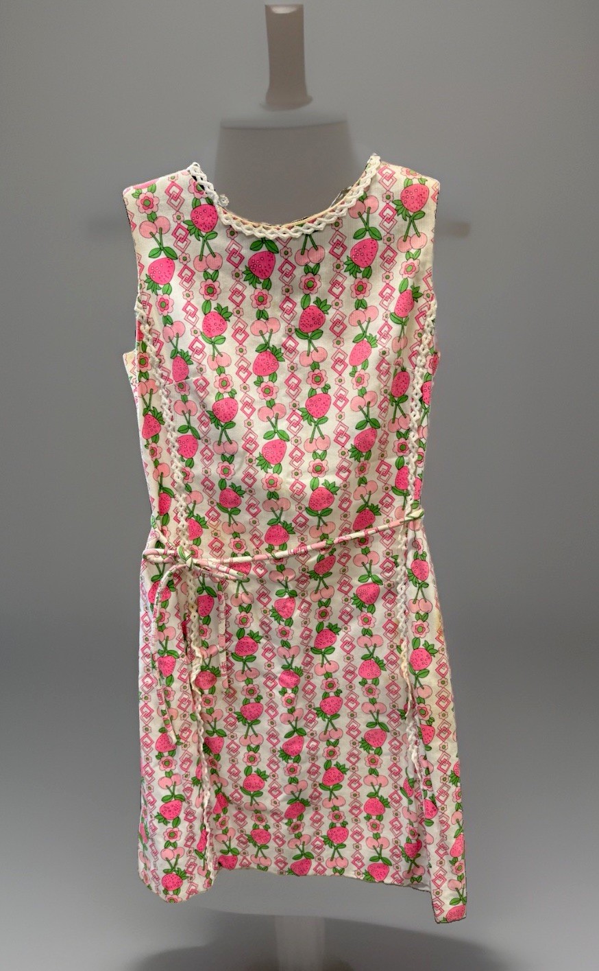 Vintage Jamison Boutique Sleeveless Strawberry Print Dress Size M (?) 40-60s