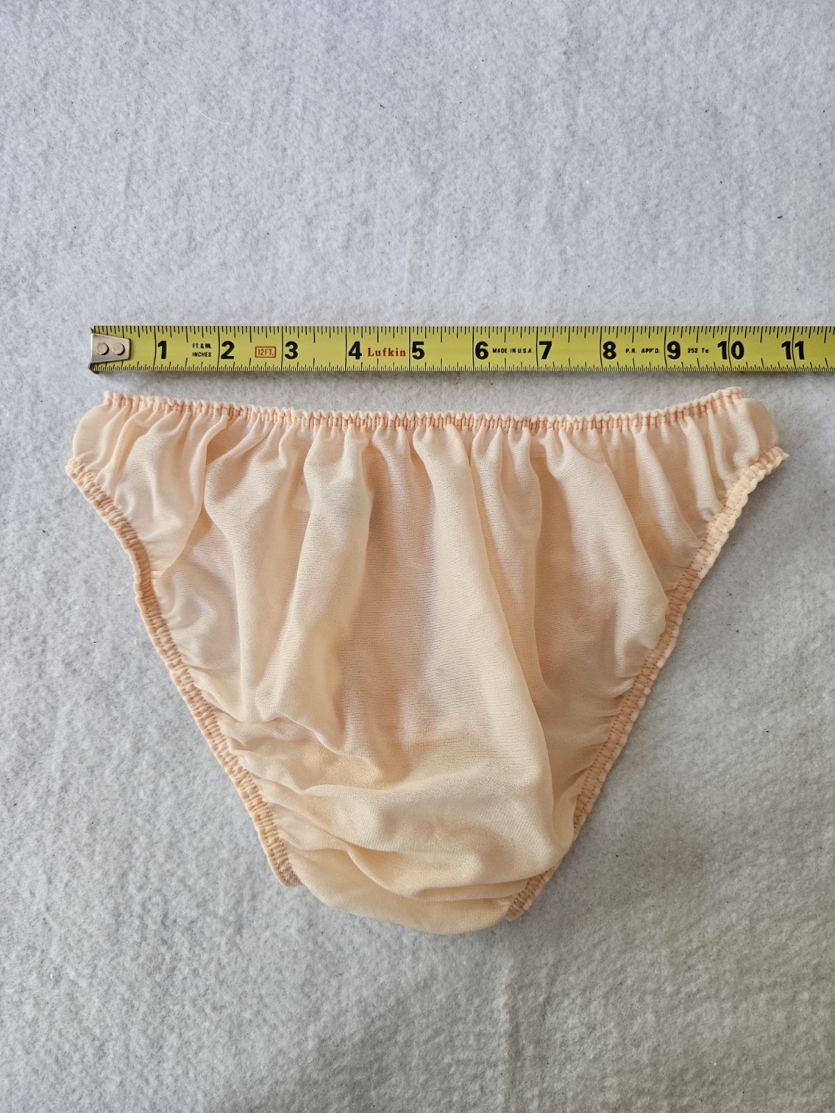 Vassarette Sheer Nylon Bikini Panties Peach Lace Front Size 6 USA