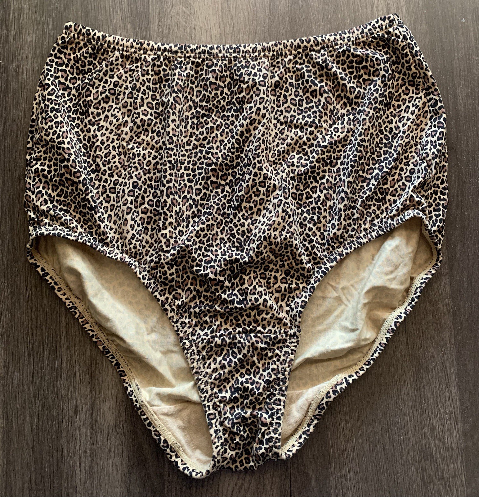 Warner&rsquo;s Cheetah Print Panties panty sz 6 Bikini Nylon Blend Vintage 06173