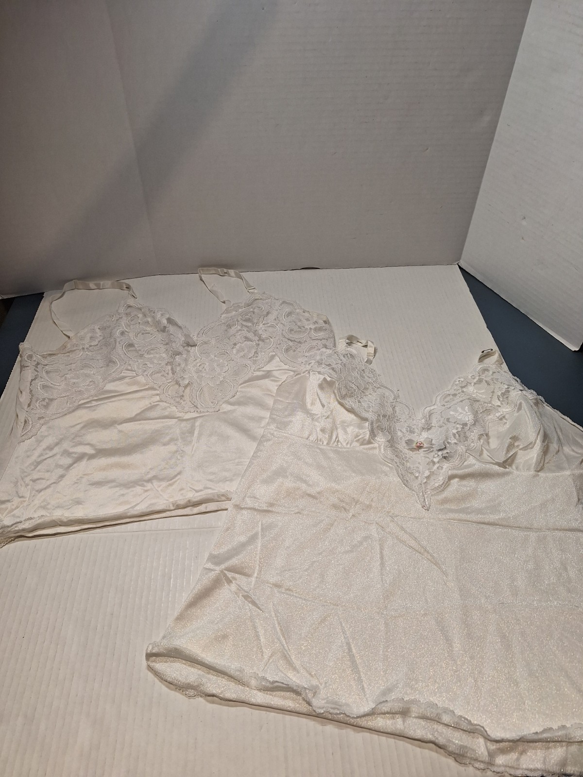 Camisole half slip Lot Of 2, Size 38B, Nylon, White, Lace