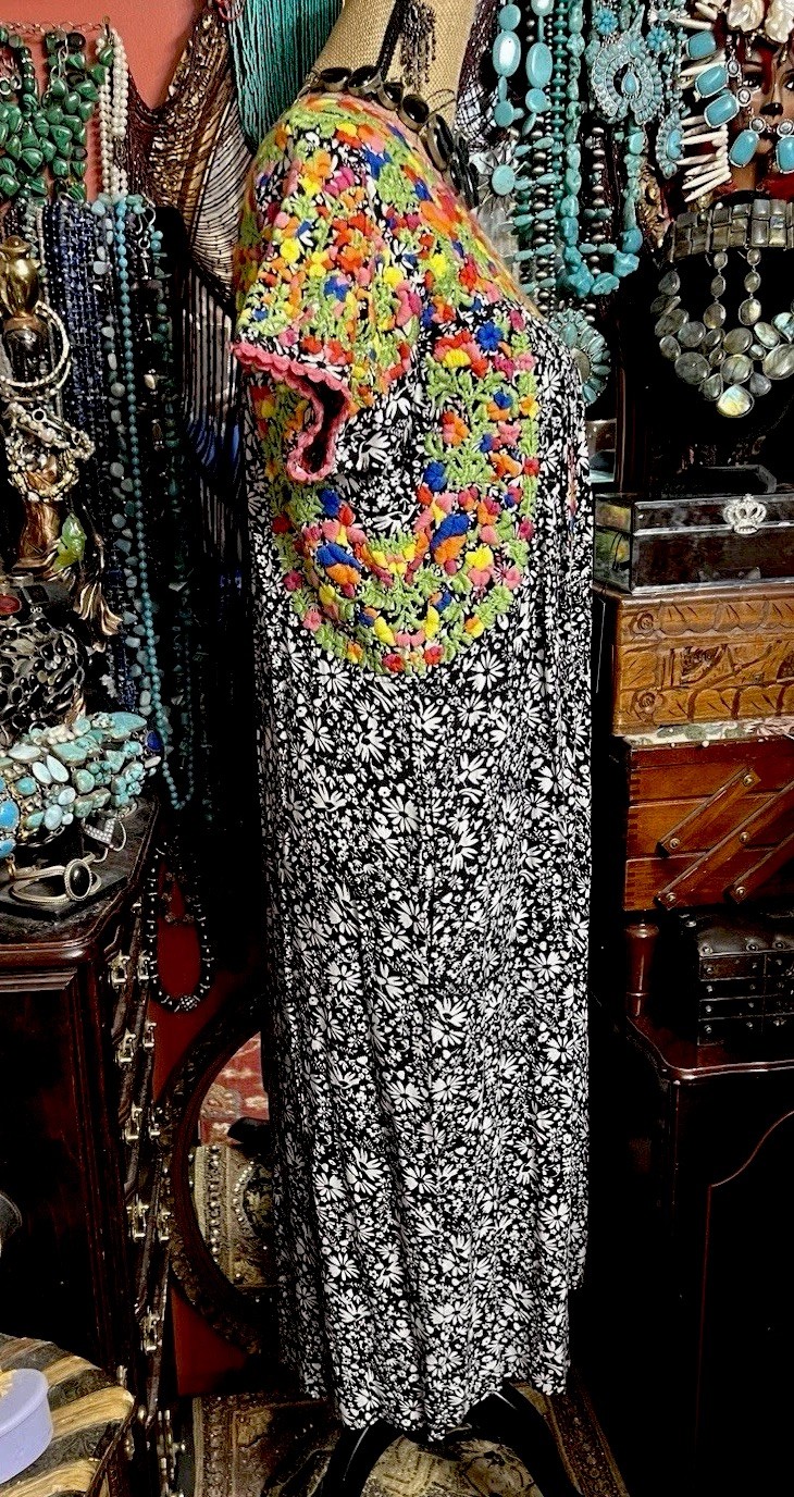 Beautiful “Sister Mary” Black And White Multi Floral Color Embroidery Oaxacan ML