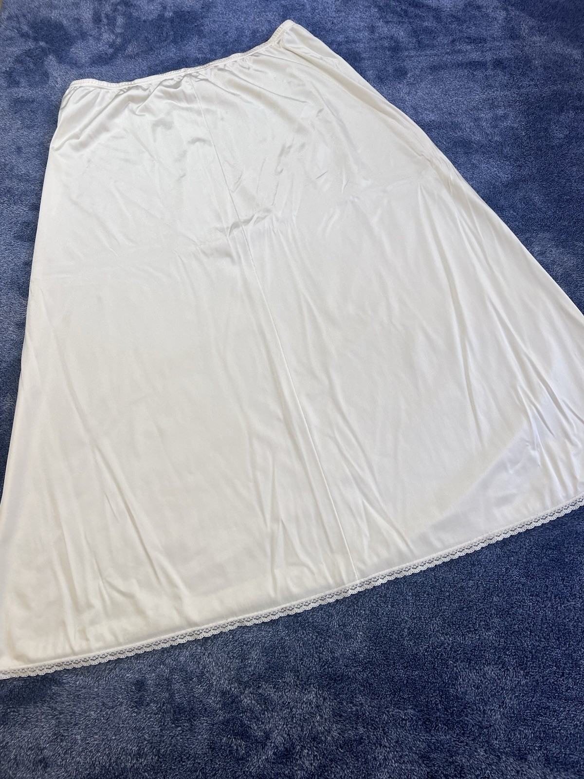 Vintage Vanity Fair Nylon Half Slip Style 11-711 Med 30’ Made In USA 1970-1990s