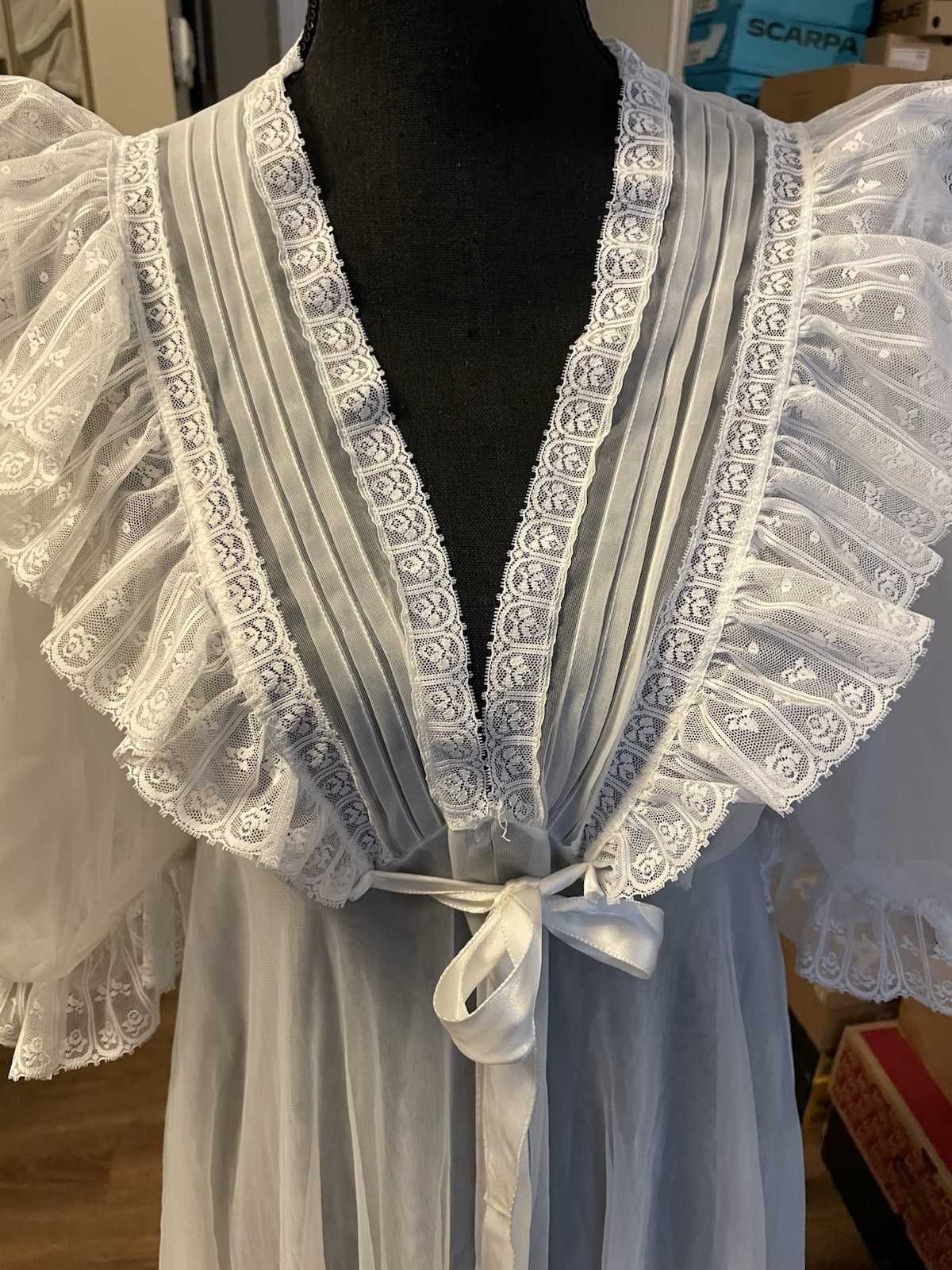 VTG Val Mode Chiffon White Robe Small Bridal Lace Ruffles Pouf Sleeve Empire