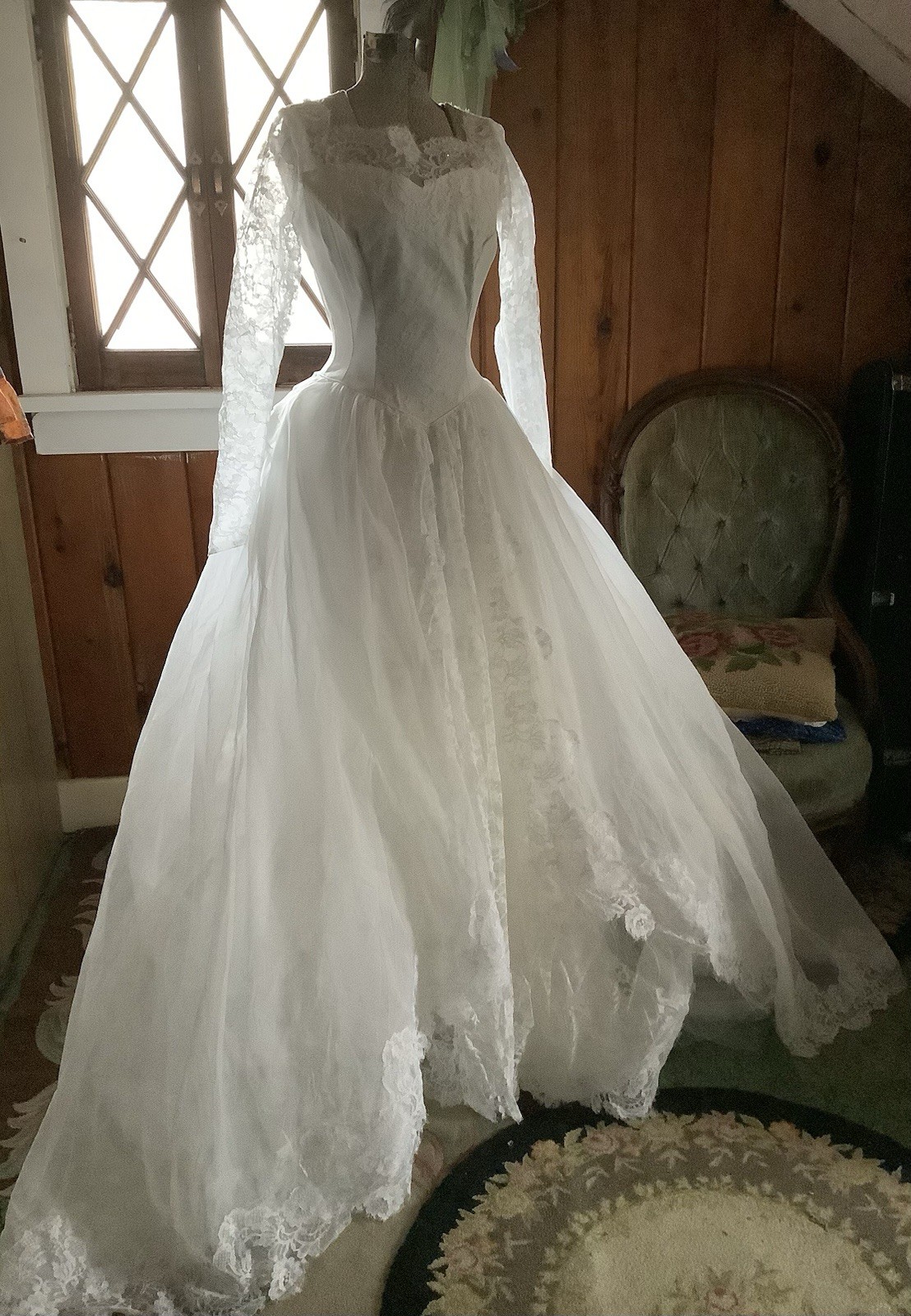 Vintage 1950’s Ethreal Wedding Gown Dress Lace Sequins Pearls Tulle 32-24-60