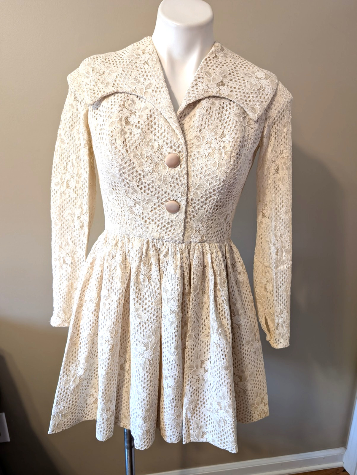 MARDI GRAS NEW YORK Women&rsquo;s Cream w/Lace Overlay L/S Mini Wedding Dress? No Size