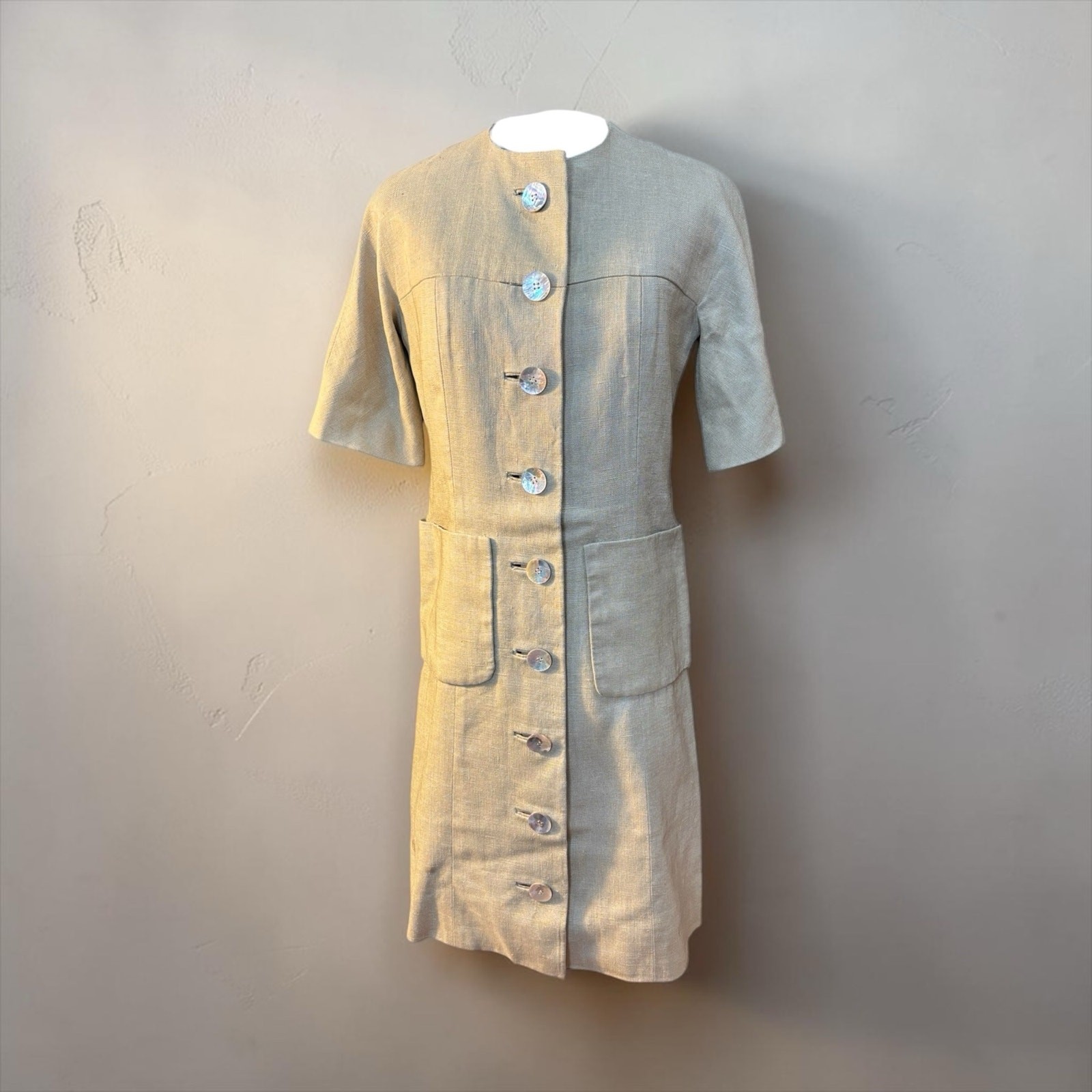 Oatmeal Linen Mod Dress 1960s Shell Button Shift Jackie O Pockets 36 38