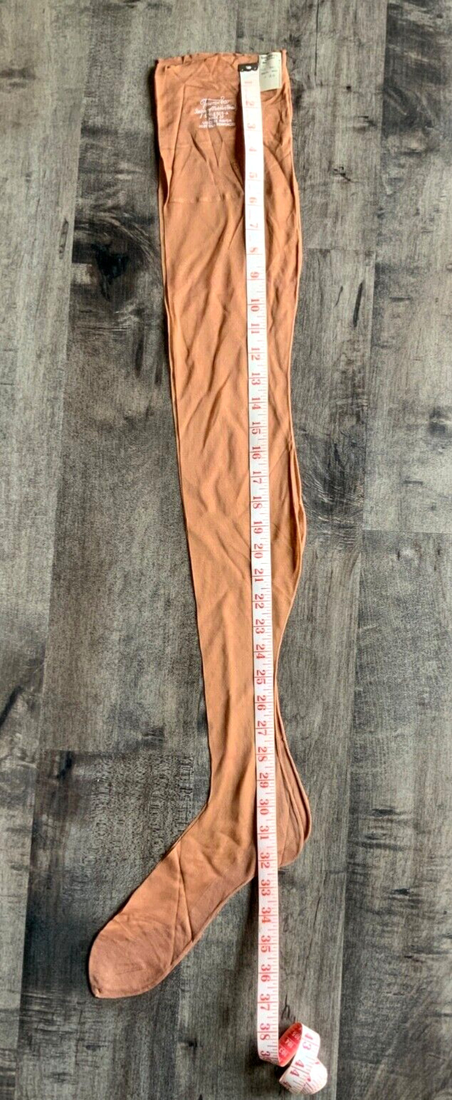 NEW Vintage TOWNWEAR Woman’s Sheer RAYON Stockings Back Seam CUBAN HEEL – 10.5