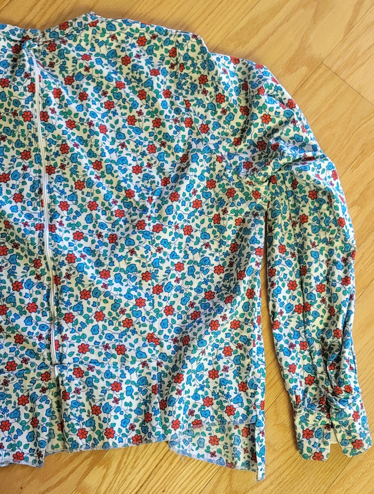 Vintage 1960&rsquo;s – 1970&rsquo;s Summer Floral, Long Sleeved, Hippie, Prairie Med/Lg.