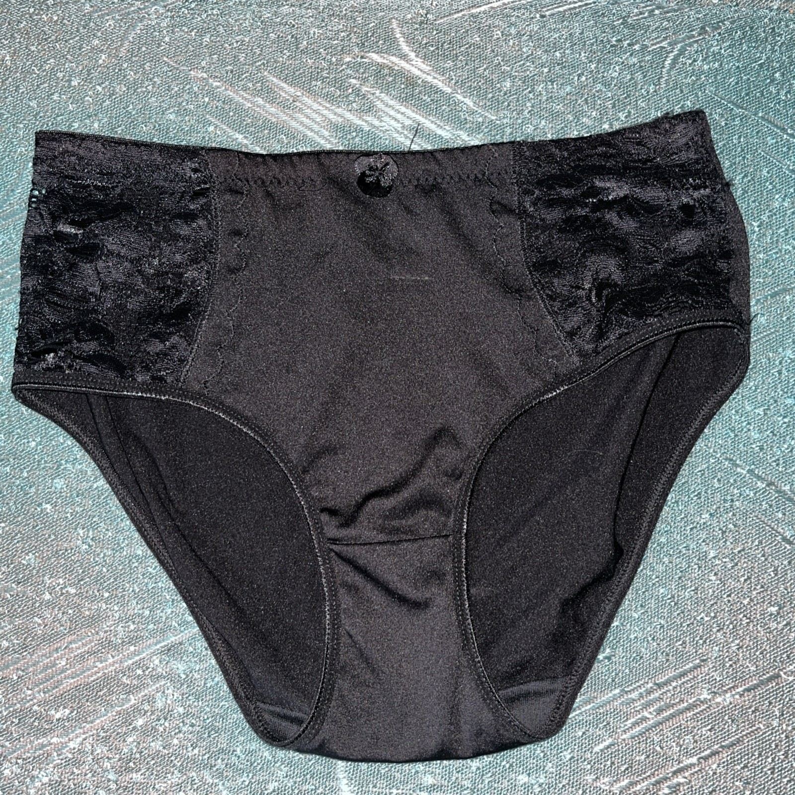 Vtg Kathy Ireland Medium Panties Second Skin Black & Tan Lace Satin Brief Shaper