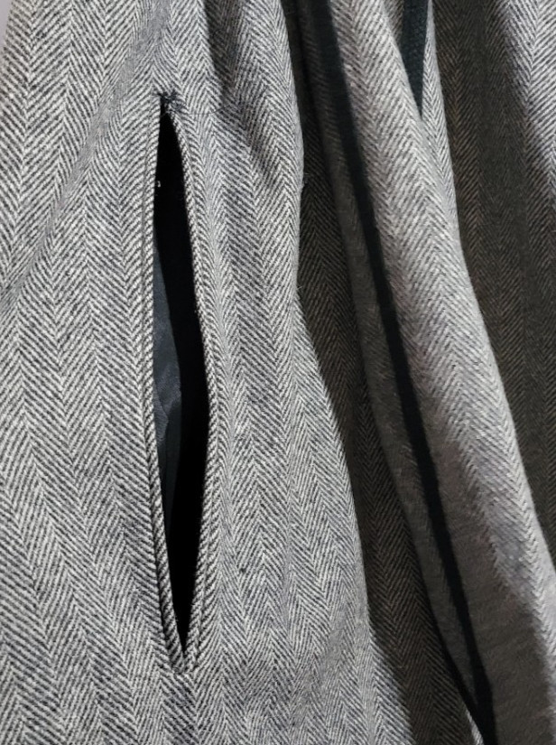 80s VTG Gray Herringbone 100% Wool Cape Cloak Coat Pockets Scarf One Size USA