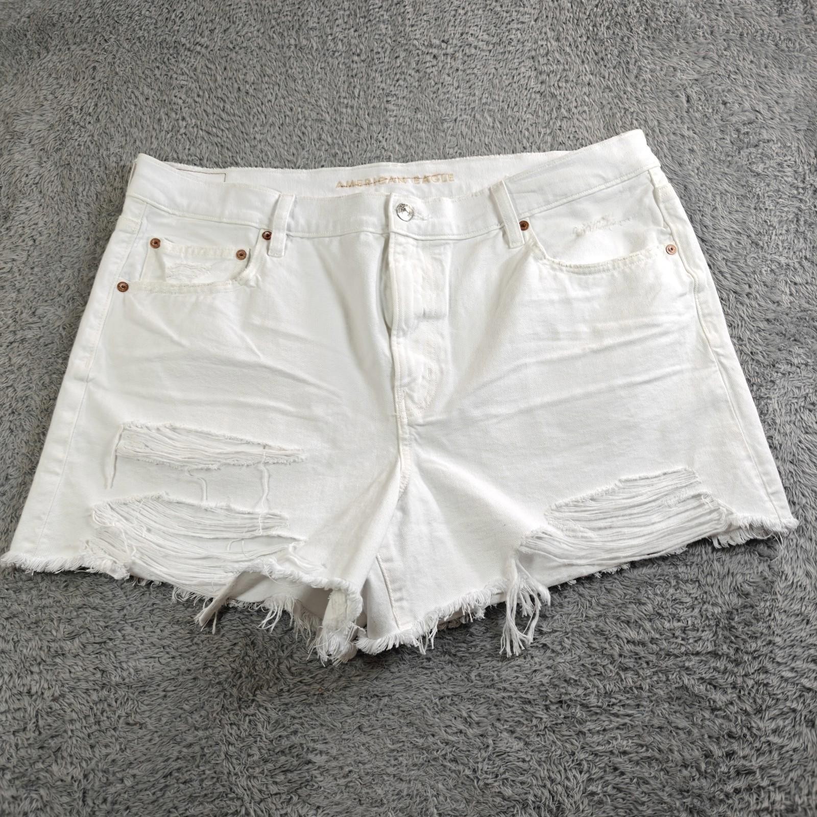 American Eagle Women&rsquo;s 90s Boyfriend Shorts Size 18 White