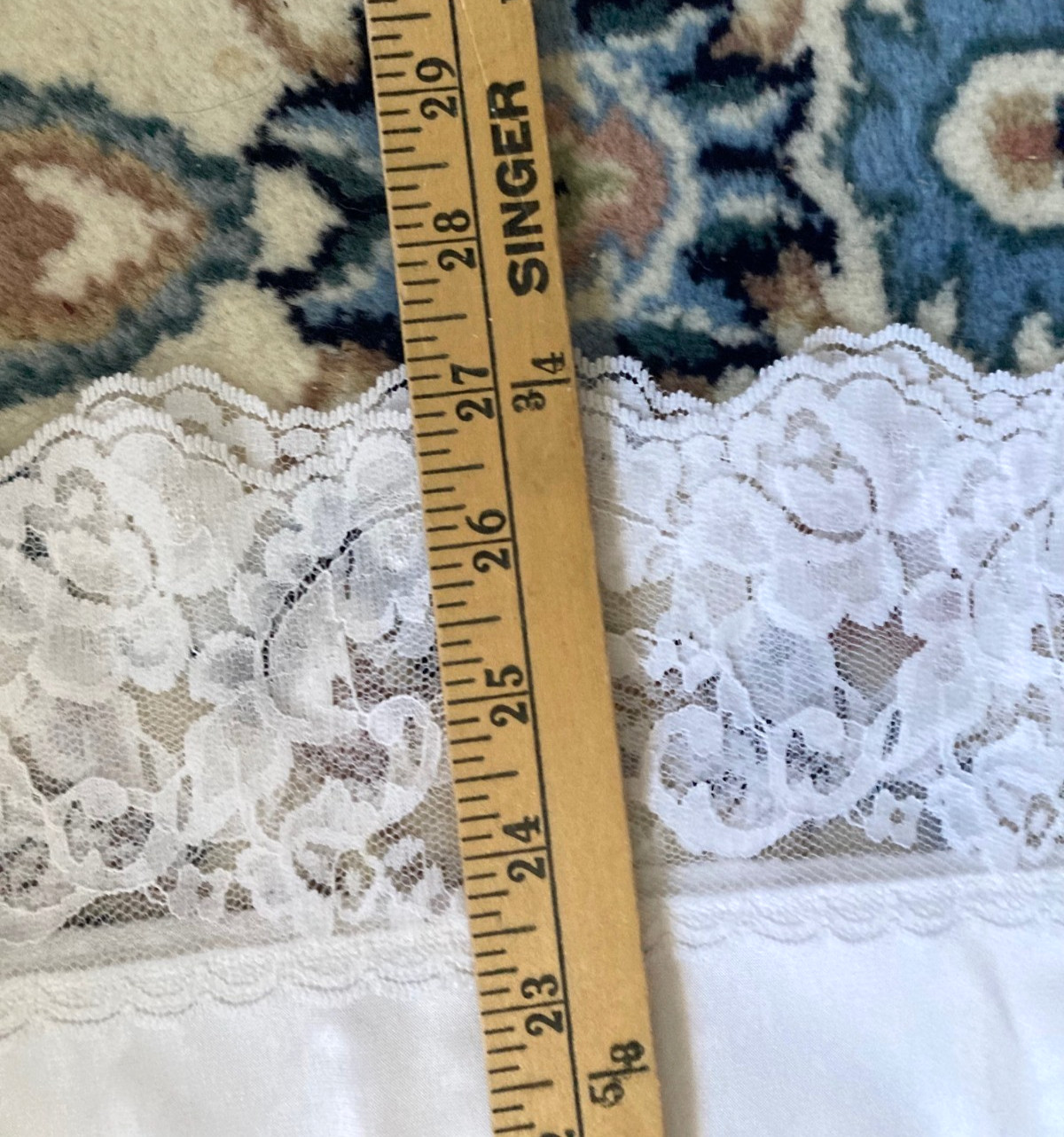 Preowned Vassarette Women&rsquo;s Full Figure White Nylon Half Slip Style 11805 2XL 28