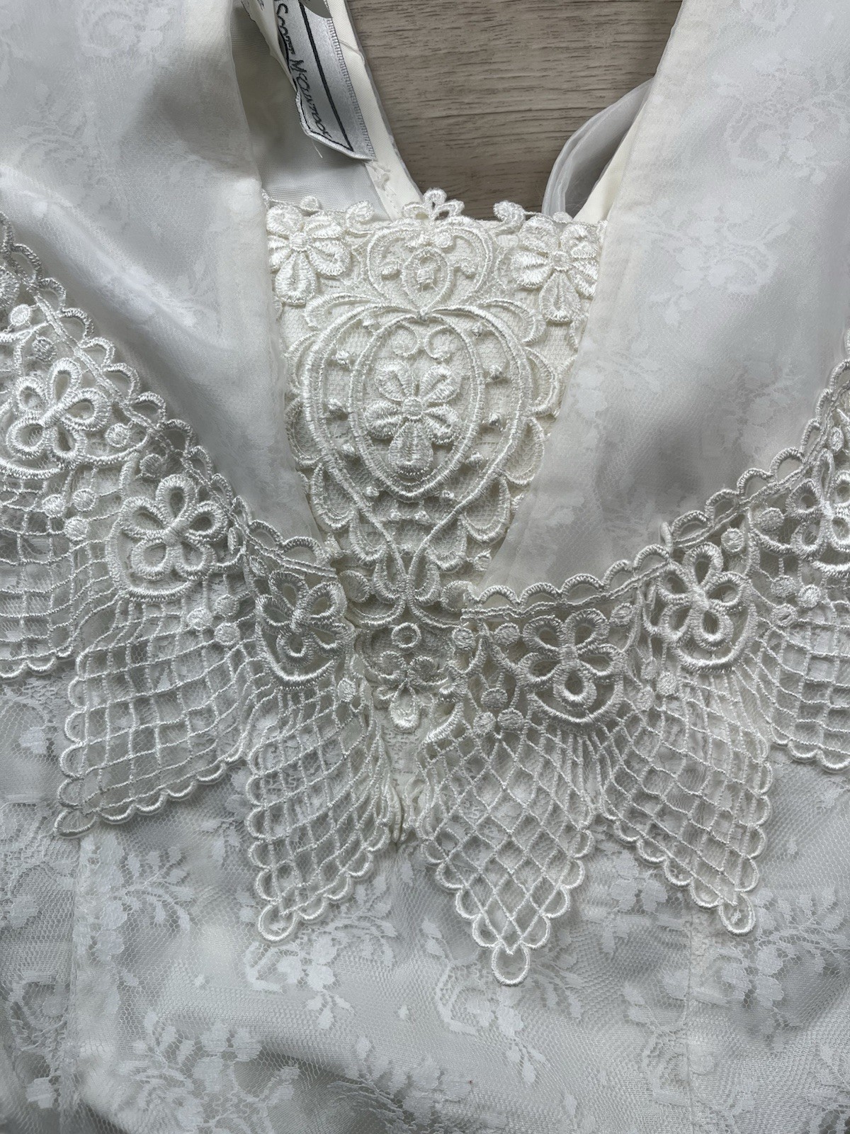 Scott McClintock White Lace Bridal Gown 8 V Neck Flutter Slv Wedding Dress