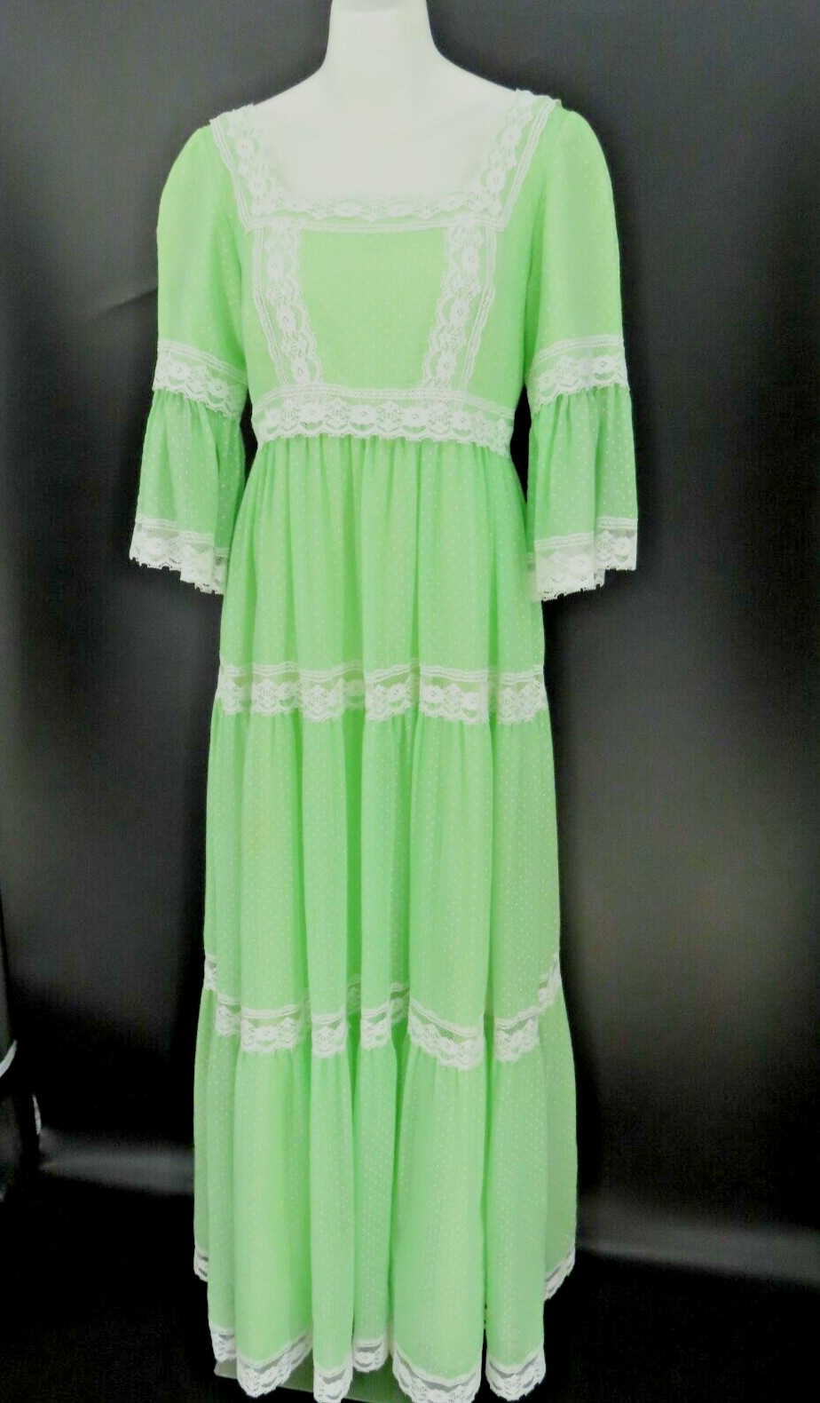 VTG 1970s Nadine Pastel Green Swiss Dot With Lace Prairie Dress Size M