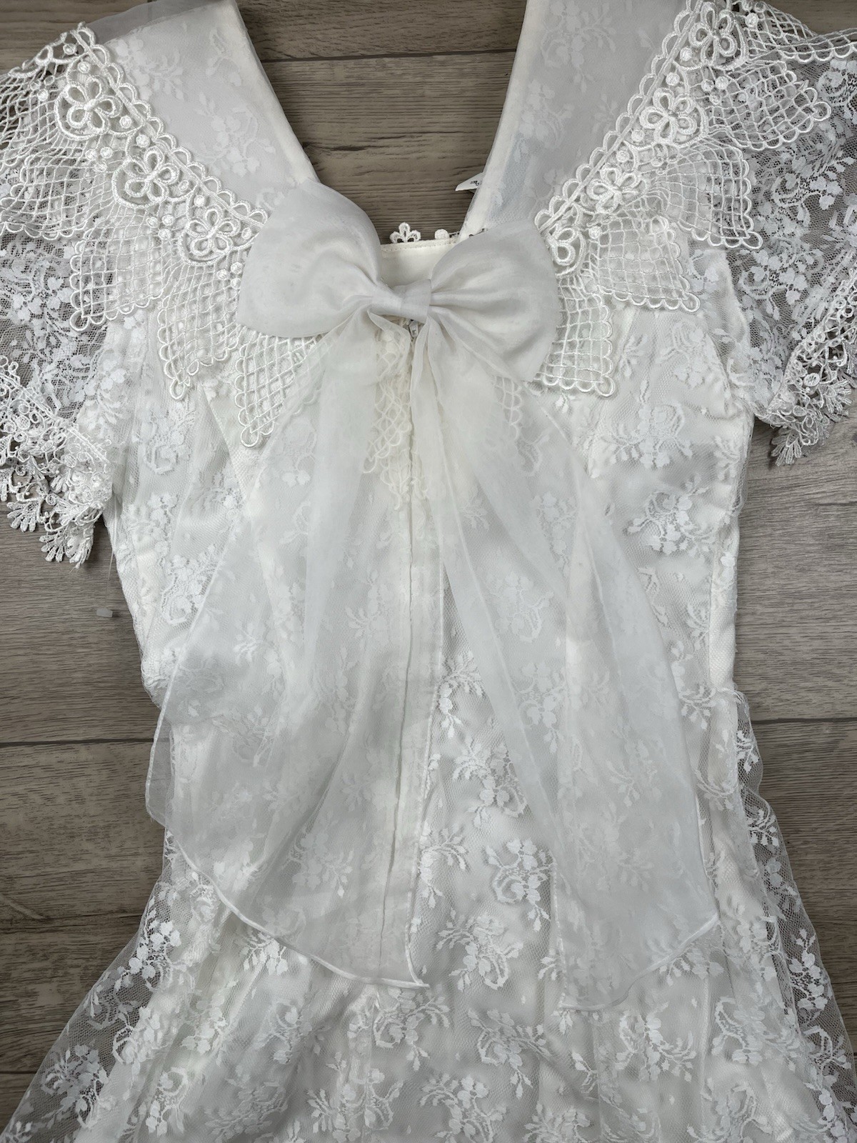 Scott McClintock White Lace Bridal Gown 8 V Neck Flutter Slv Wedding Dress