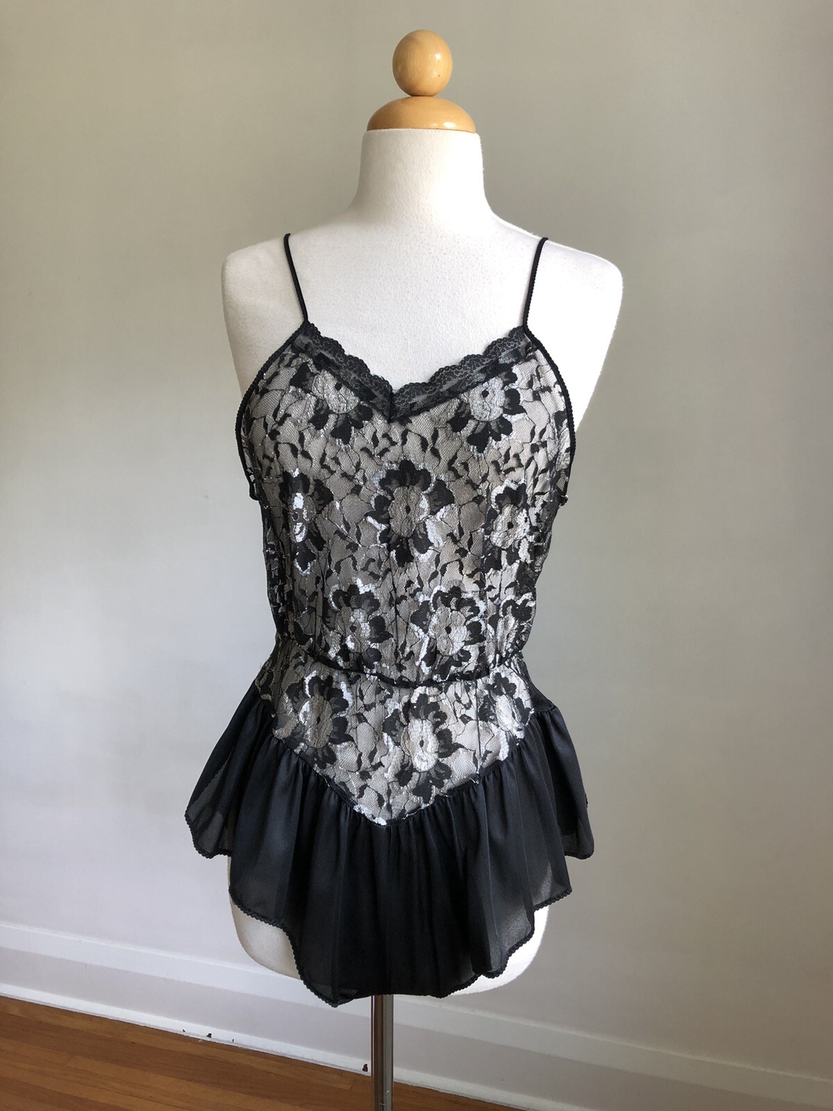 STUNNING VTG UNDERCOVER WEAR Black & White Nylon & Lace Teddy Romper Lingerie M