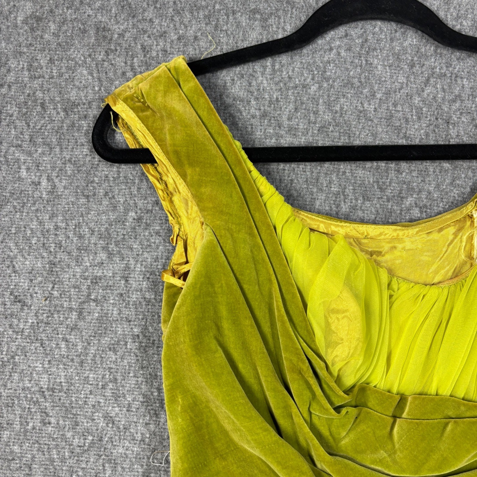 Vintage 1950s Chartreuse Velvet Tulle Prom Party Dress Green Floral Waist 25