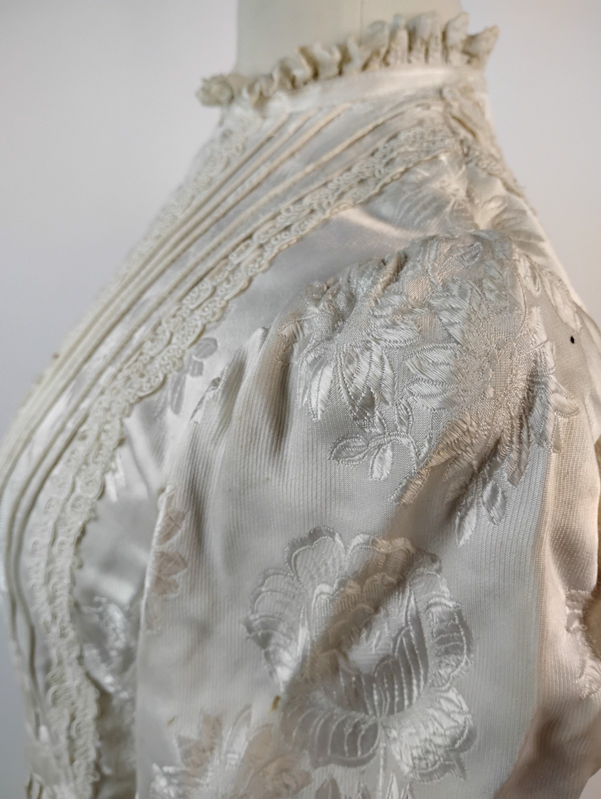 Antique Victorian Bodice – Ivory Silk Brocade with Floral Jacquard & Lace Trim