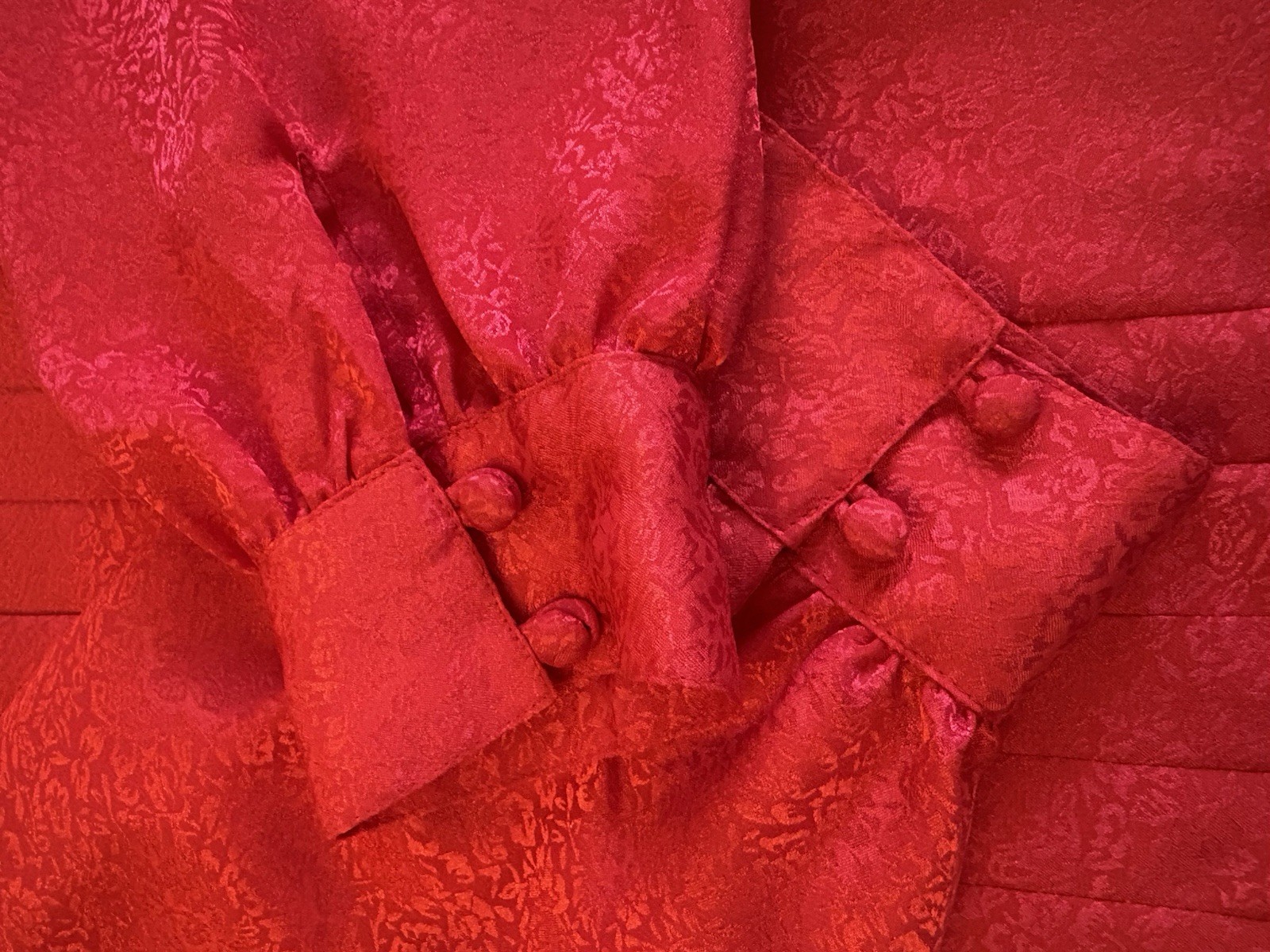 VTG Reddish Blouse, Faint Pattern. Made In Korea. 100% Polyester But Feels Silky