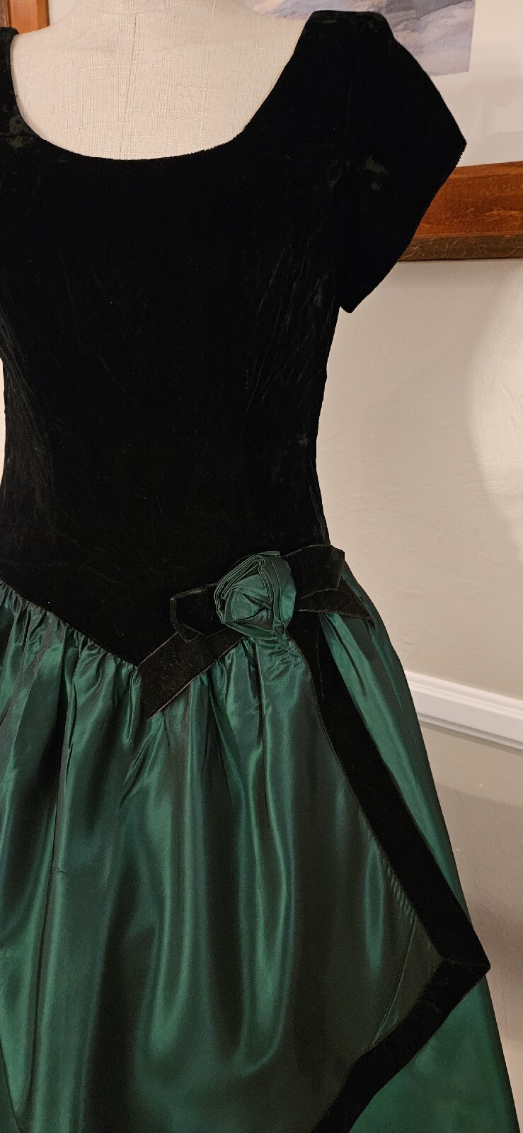 Vintage 1980s Green With Black Velvet Lined Skirt And Bodice As Pictured