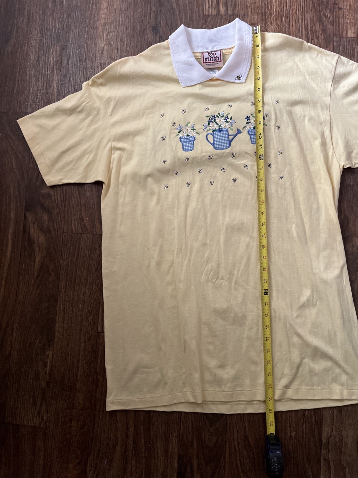 Vintage Cottagecore teacher Yellow Collared T-Shirt Embroidered Bees Made USA XL