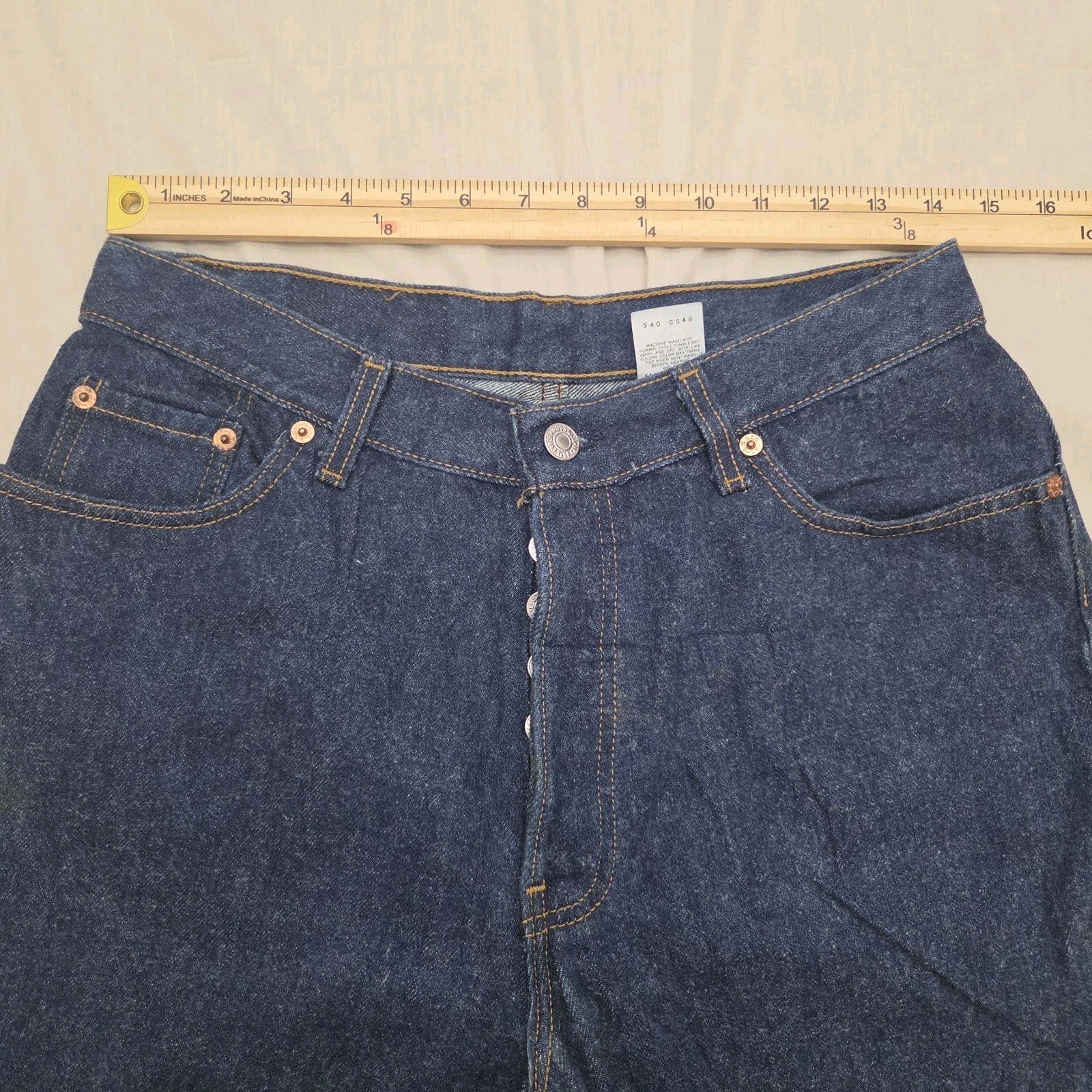 Vintage 80s/90s Levi’s 501 Button Fly Medium Wash Jeans Women’s 13 Made in USA