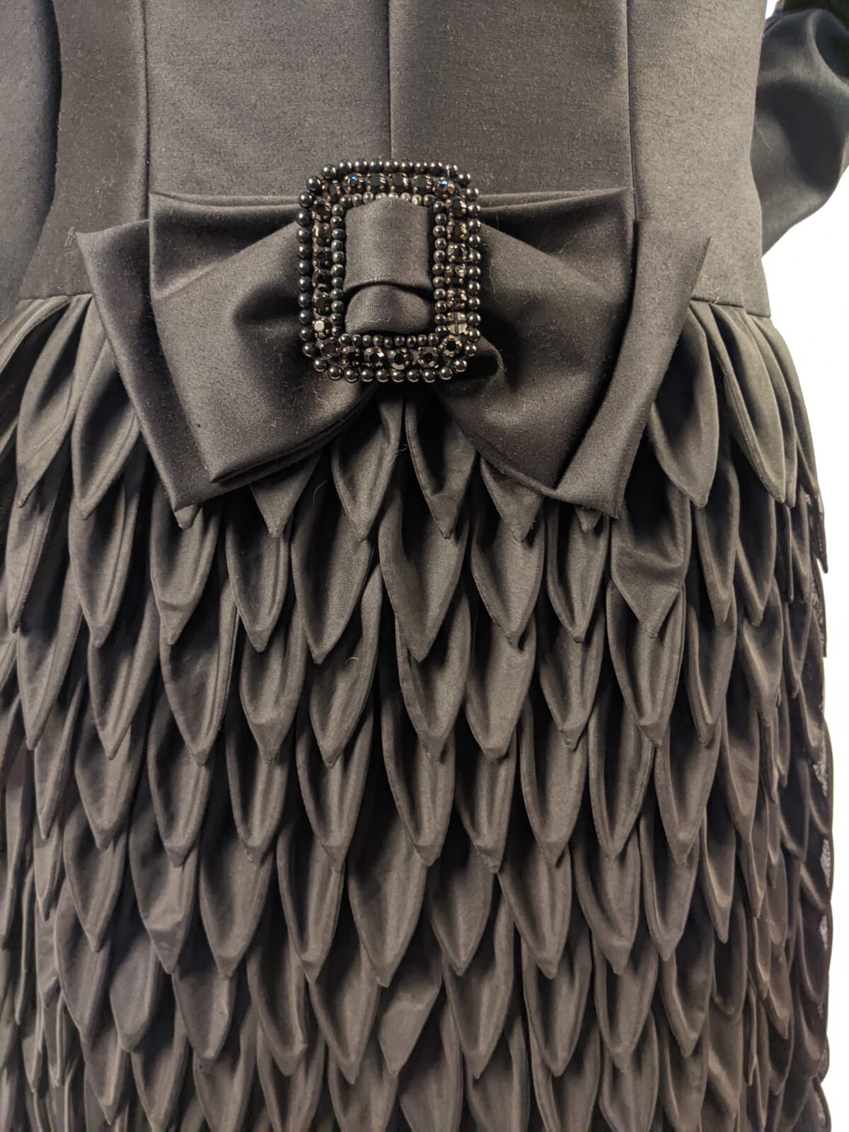 SHARP STYLED CUSTOM MADE 1970’S COCKTAIL DRESS W LEAF PATTERN SKIRT