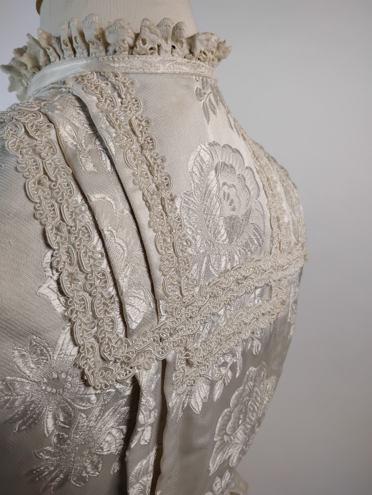 Antique Victorian Bodice – Ivory Silk Brocade with Floral Jacquard & Lace Trim