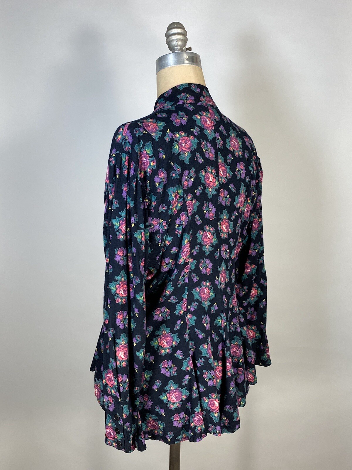 Vintage 1980s-does-VICTORIAN style floral rayon blouse with mutton sleeves PHOOL