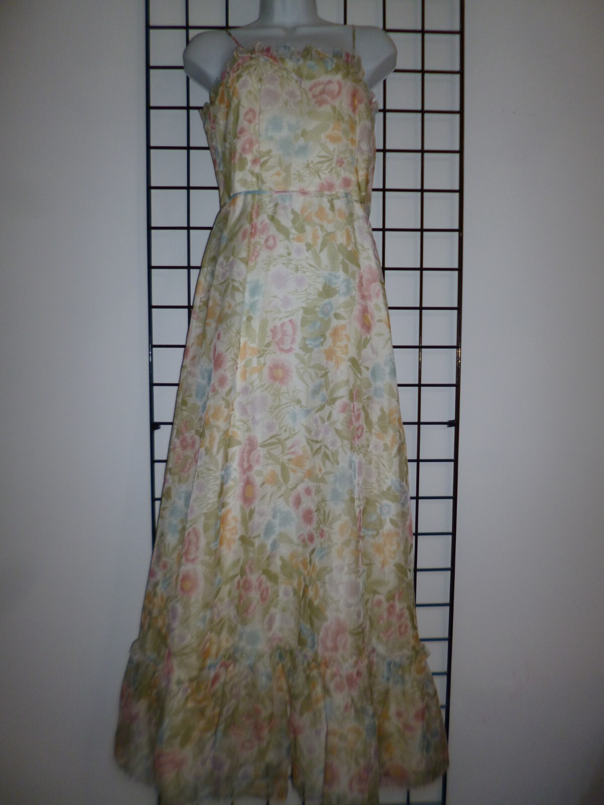 VINTAGE HOUSE OF BIANCHI 🌸 4 / 6 / 34&Prime; BUST MAX==SWEET FLORAL MAXI DRESS