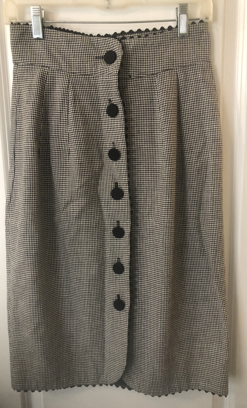 Vintage 1980s CULLINANE 2 Piece Suit With Ric-rac Trim B/W Houndstooth Size 8